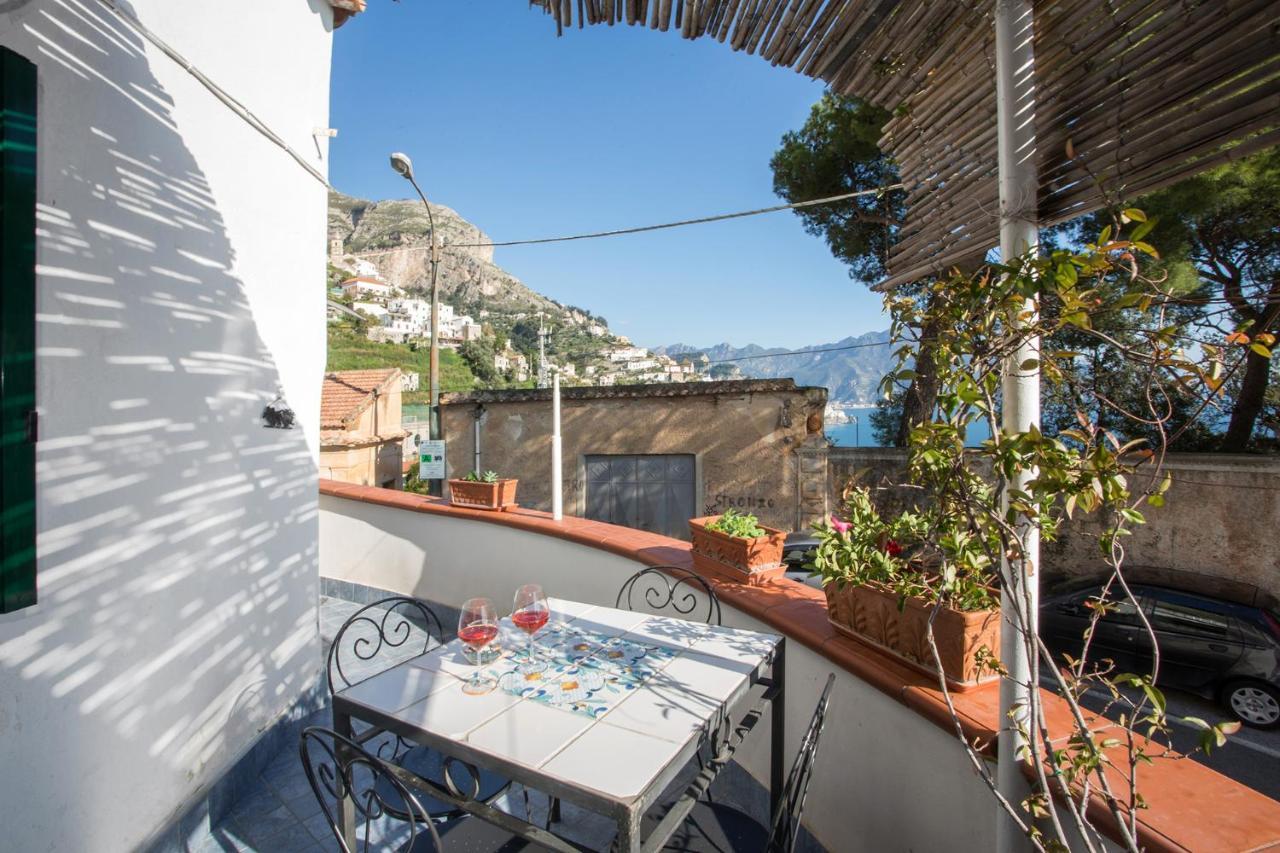 Apartamento House Sun And Moon Amalfi Exterior foto